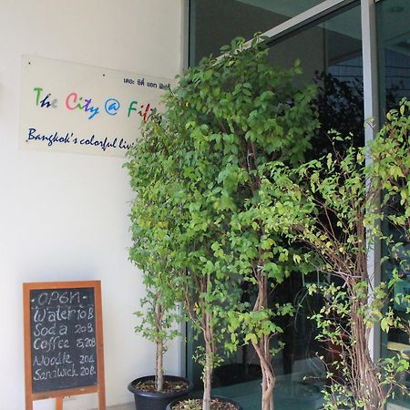 The City At Fifty بانكوك المظهر الخارجي الصورة